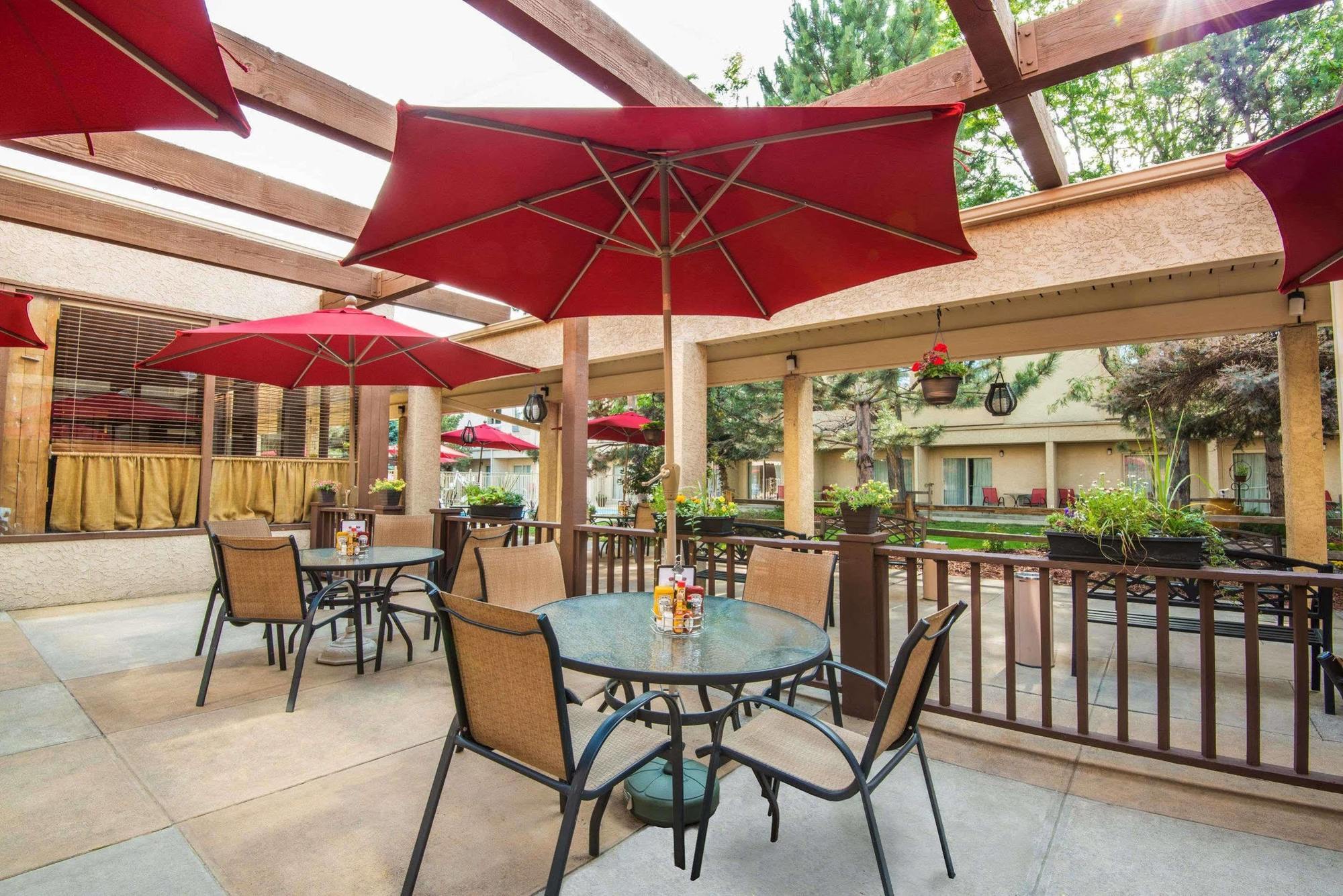 Ramada By Wyndham Denver Downtown Buitenkant foto