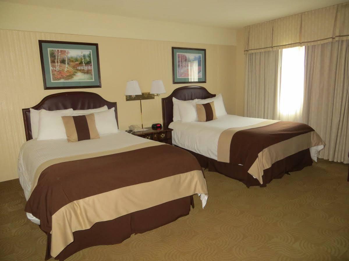 Ramada By Wyndham Denver Downtown Buitenkant foto