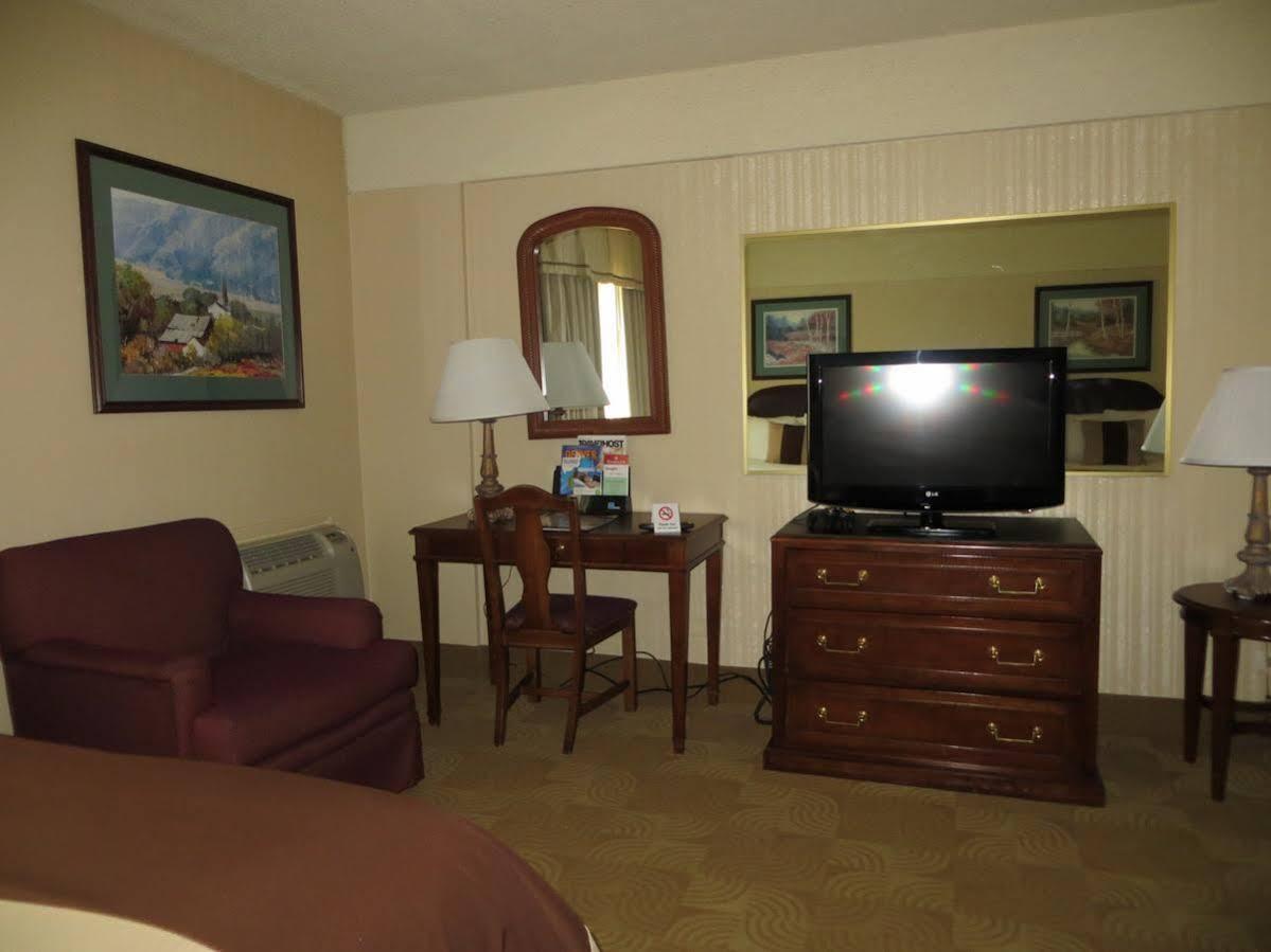 Ramada By Wyndham Denver Downtown Buitenkant foto